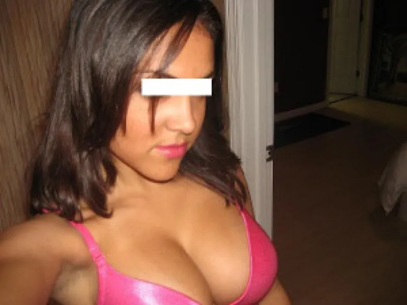 Brune sexy cherche un plan cul