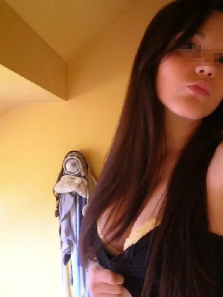 Belle brune sexy cherche un plan cul à Toulouse