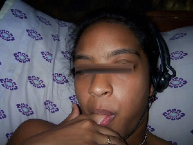 Jeune black sexy de Paris pour un plan sexe
