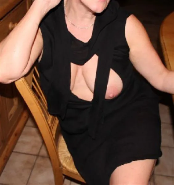 Rencontre une femme cougar coquine