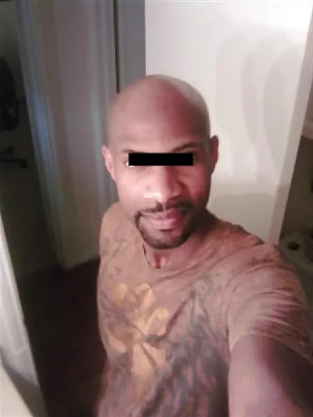 Rencontre gratuite à Nîmes avec un beau mec