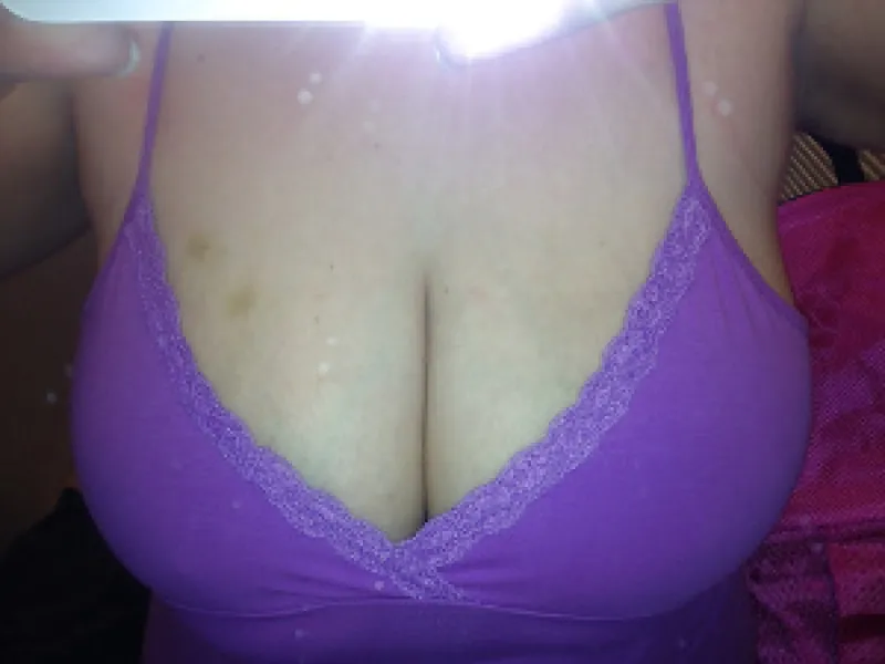 Rencontre une fille aux gros seins à Paris