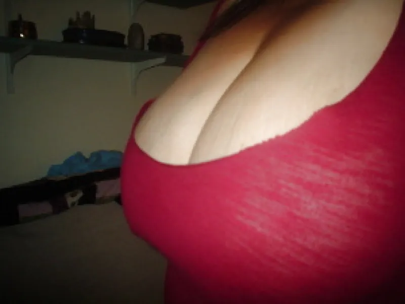 Une coquine aux gros seins de Dunkerque