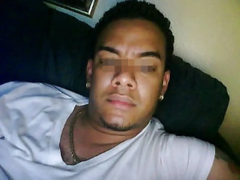 Barman de 25 ans pour rencontre coquine avec jeune beurette
