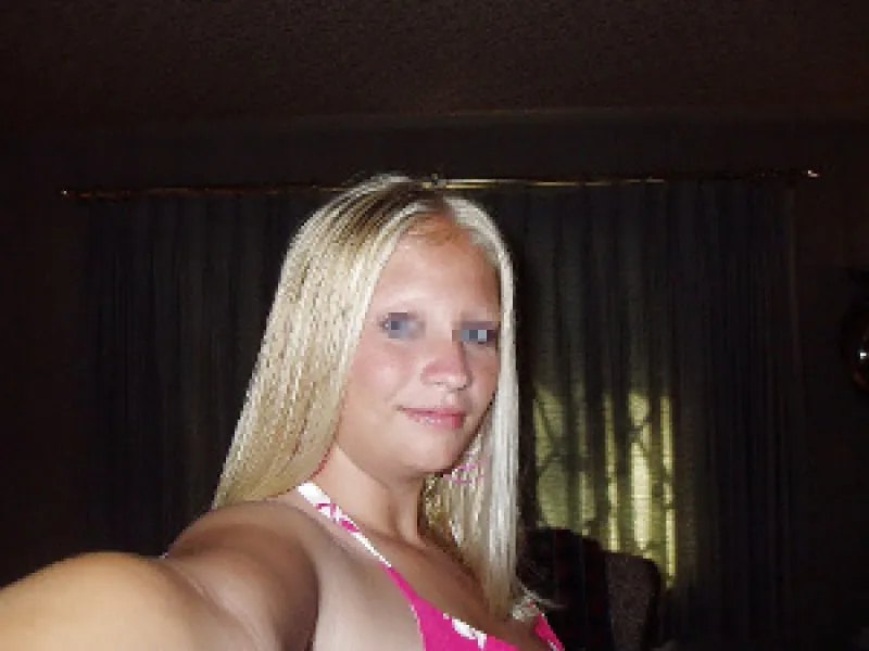 Belle blonde sexy de Paris, pour une rencontre