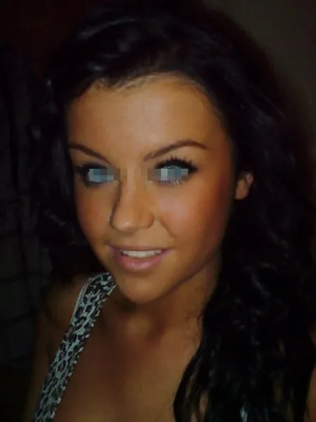 Jeune brune sexy de Nice