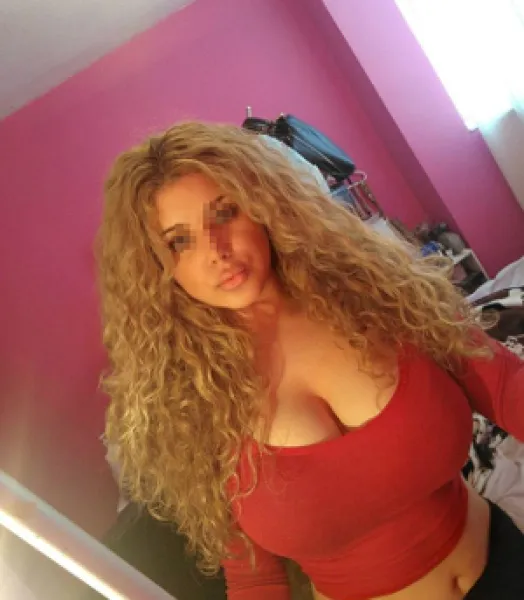 Sexy et belle blonde de Reims pour rencontre chaude