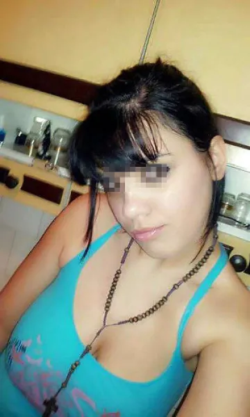 Brune chaude à gros seins pour rencontre à Rennes
