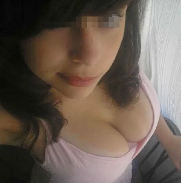 Jeune beurette sur Dijon cherche du sexe