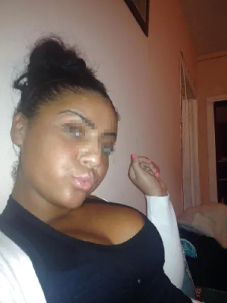 Nabila libertine et beurette pour toi