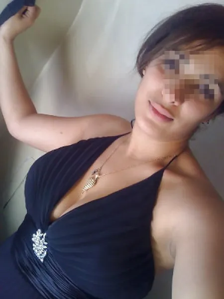 Rencontre une beurette de Nanterre sexy et chaude