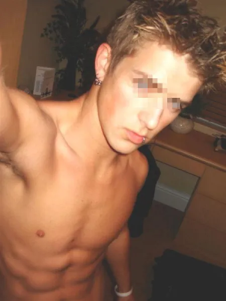 Beau gosse cherche un plan cul avec une femme ronde