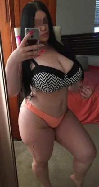 Plan cul avec une beurette aux gros seins de Paris