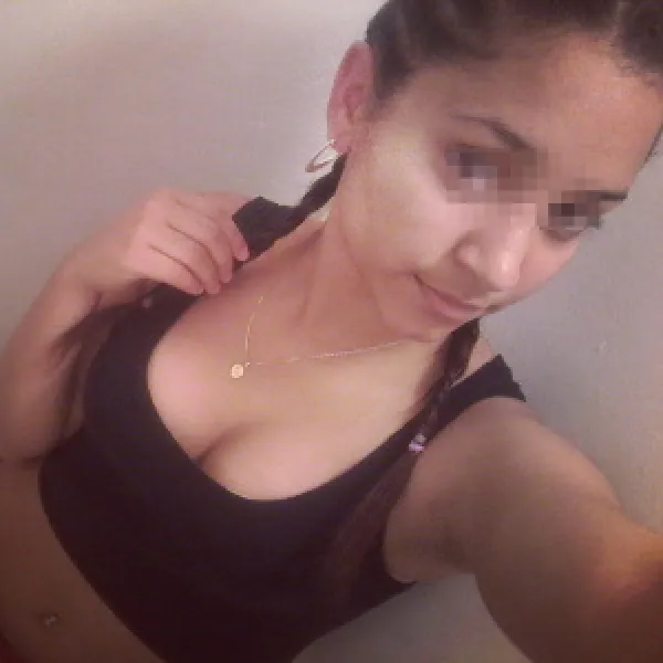 Lesbienne coquine pour un plan cul sur Lyon