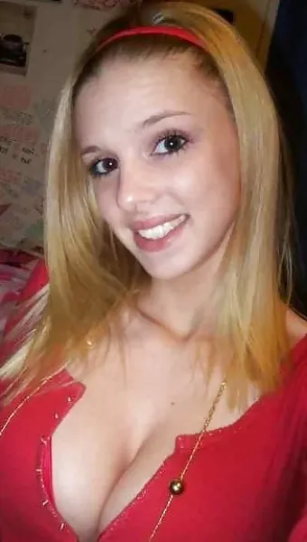 Blonde de 22 ans cherche du sexe sur Avignon