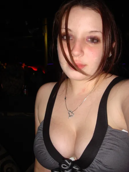 Fille 27 ans gros seins pour un garçon dynamique au lit