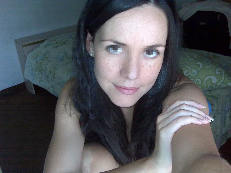 Brune bandante et bonne suceuse de Drancy (93)