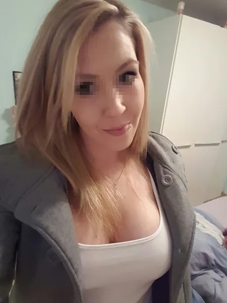 Rencontre coquine à Charleville-Mézières avec une belle blonde
