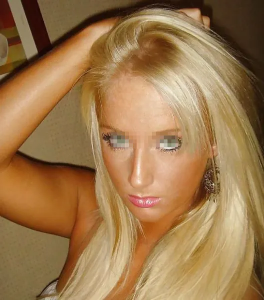 Sexe gratuit avec une jolie blonde à Paris