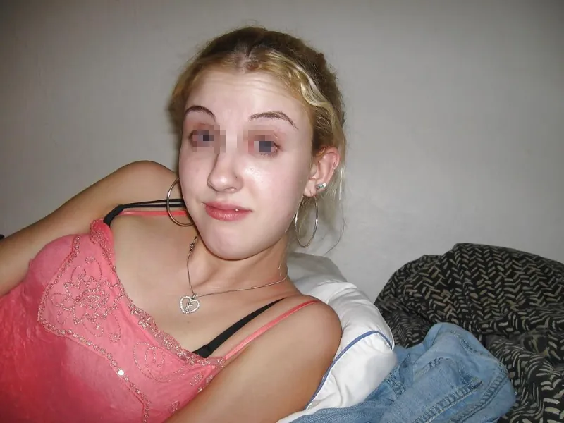 Plan cul avec une jeune blonde très salope
