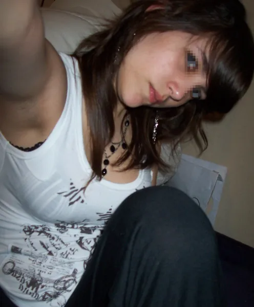 Nymphomane à Brest qui cherche un plan cul gratuit