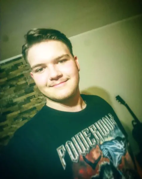 Homme 18 ans
