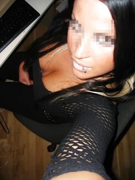 J'aime le sperme sur mes gros seins