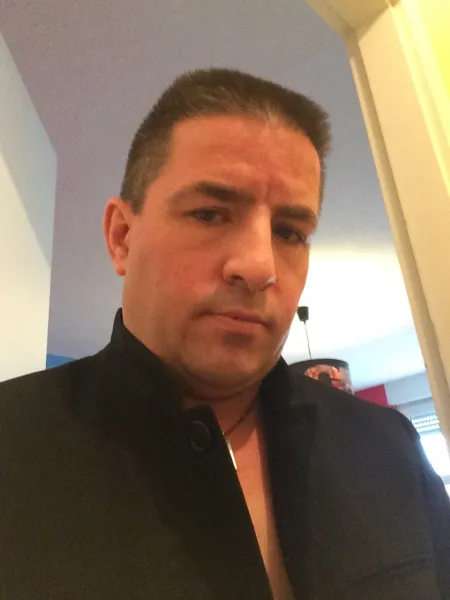 Homme de 50 ans de Strasbourg sympathique
