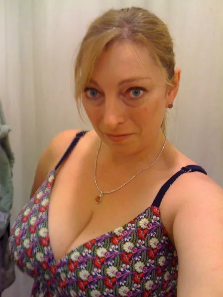 Coquine mature de Nice cherche un homme