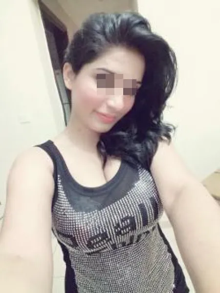 Jeune coquine à Lyon pour du sexe gratuit
