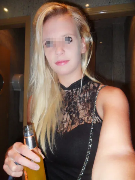 Annonce coquine à Paris avec une fille blonde