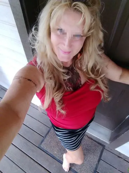 Femme 43 ans recherche du sexe à Nice