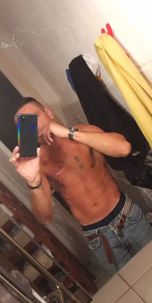 Bonjour je suis un jeune homme de 37