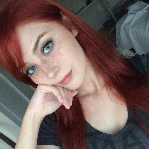 Sexe gratuit à Paris avec une jolie rousse
