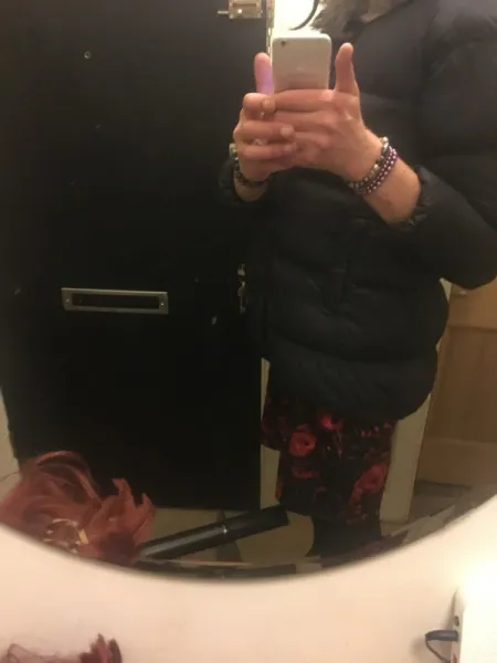 Travestie recherche une bite à Sucer à Paris