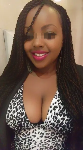 Femme noire et libre pour aventure parisienne