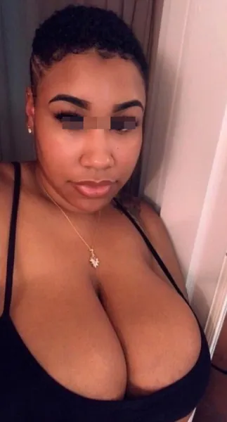 Plan cul discret à Paris avec une belle black