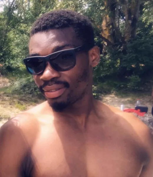 Black bien monté pour chatte en chaleur