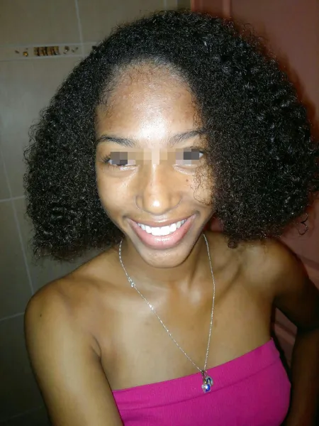 Jeune coquine de 20 ans de la Guadeloupe