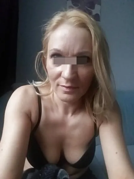 Annonce sexe à Évry avec une mature coquine