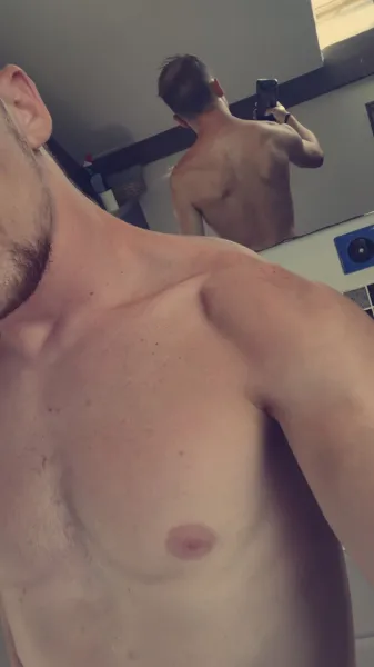 Jeune homme de 22 ans