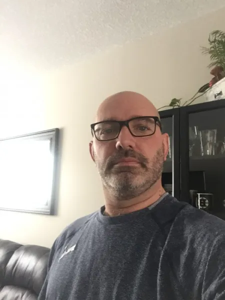 Cherche femme à Lyon pour une aventure