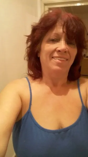 Mature de Lyon cherche un jeune homme