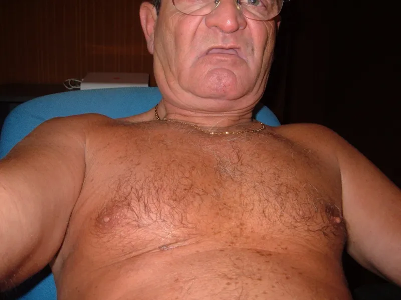 Homme mûr vicieux pour une femme de toute origine