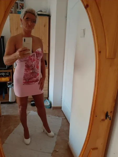 Cherche un homme à Courbevoie pour moment intime