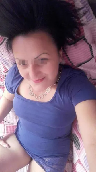 Brune 43 ans cherche du sexe sur Toulon