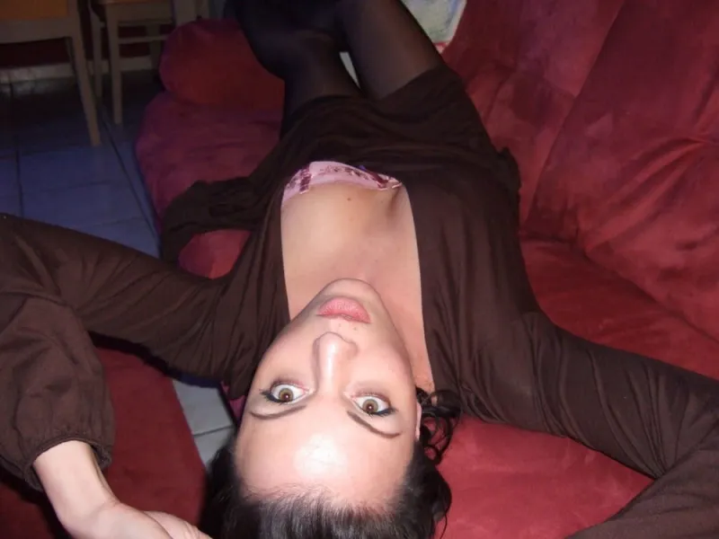 Jeune chienne cherche un plan cul sur Nanterre