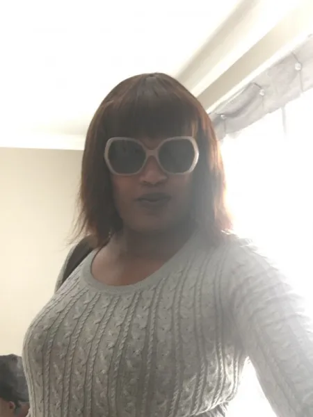 Belle femme noire cherche un plan Q à Paris