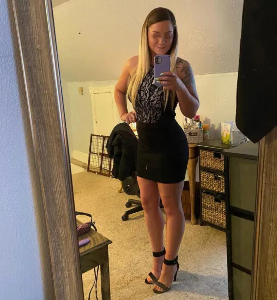 Plan cul Paris avec une blonde bisexuelle