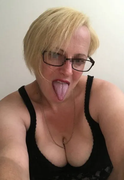 Mature à Versailles pour rencontre sexe